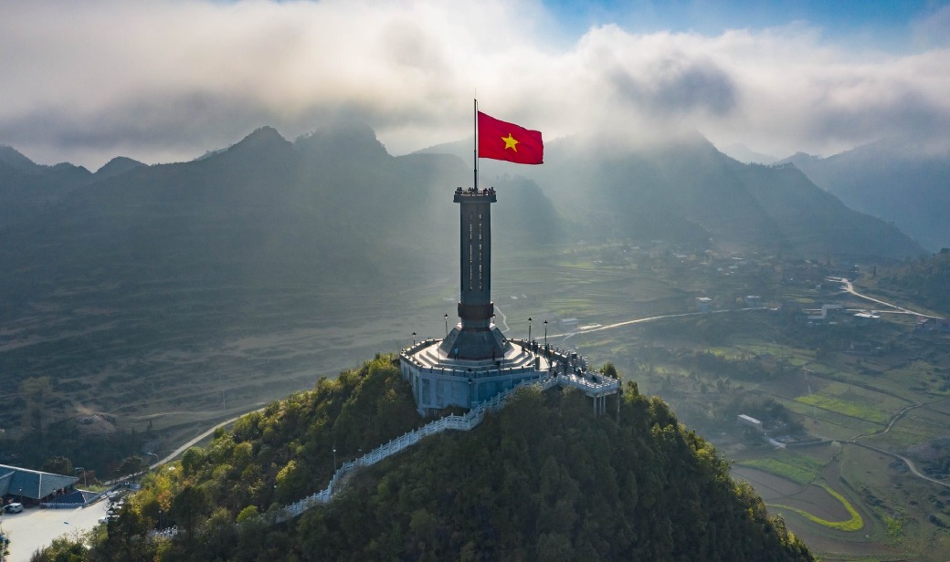The panoramic view from Lung Cu Flag Tower